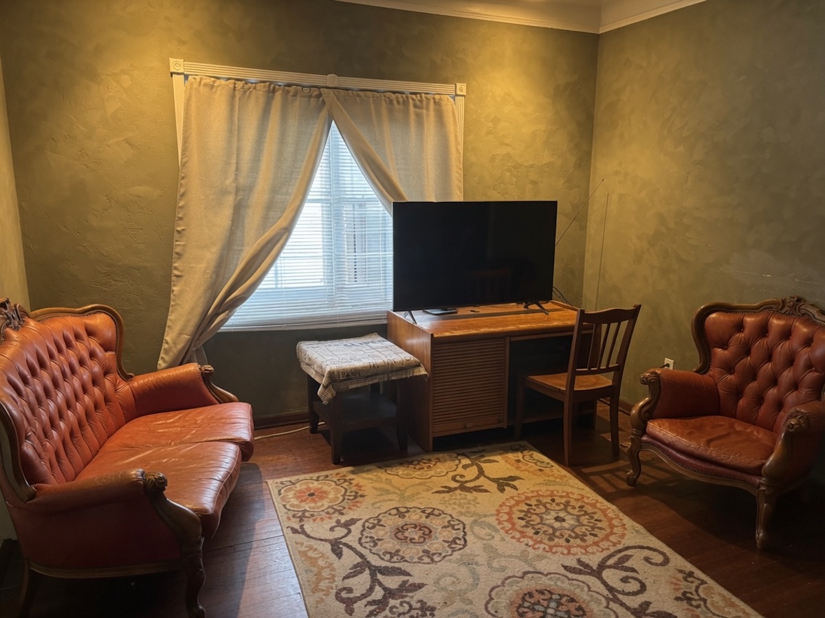 723-e-3rd-117-living-ai-j